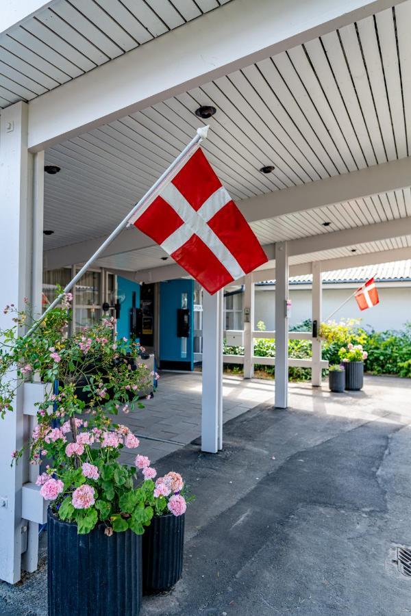 Strandhotel Balka Søbad Neksø Eksteriør billede